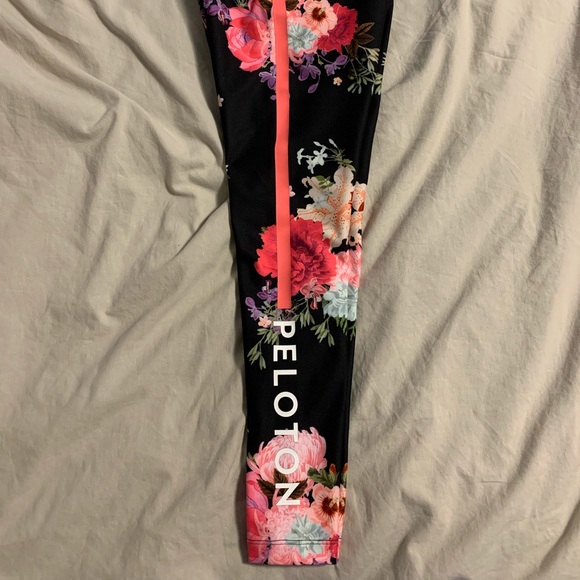 Peloton APIHM Floral Cadence Legging XS - Picture 2 of 2